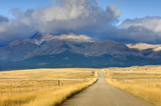 Road-plains-near-glacier-national-park-montana-united-states_1