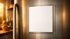 La cornice magnetica A4 che mette ordine sul frigo e fa sparire clip e calamite