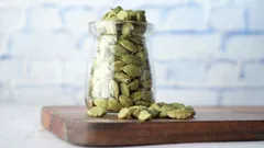 “La spezia della longevità”: cosa fa davvero il cardamomo all’organismo