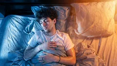 Perché di notte a volte fa caldo e a volte fa freddo — e come smettere di sopportarlo