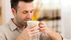 Cosa succede davvero nel corpo dopo una tazza di decaffeinato